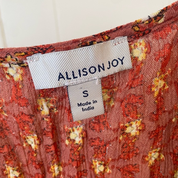 ALLISON JOY Women’s Scrunched Red Tank Top with V Neck. SIZE S - Picture 3 of 7